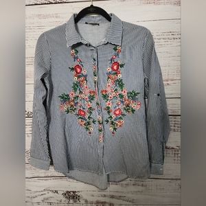 Saloon XL Embroidered Stripped Button-down